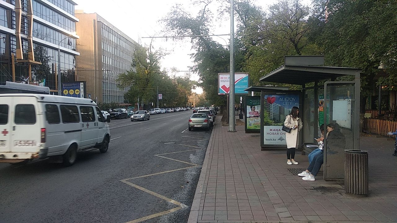 Остановка в Алматы́ Алматы улица остановка
