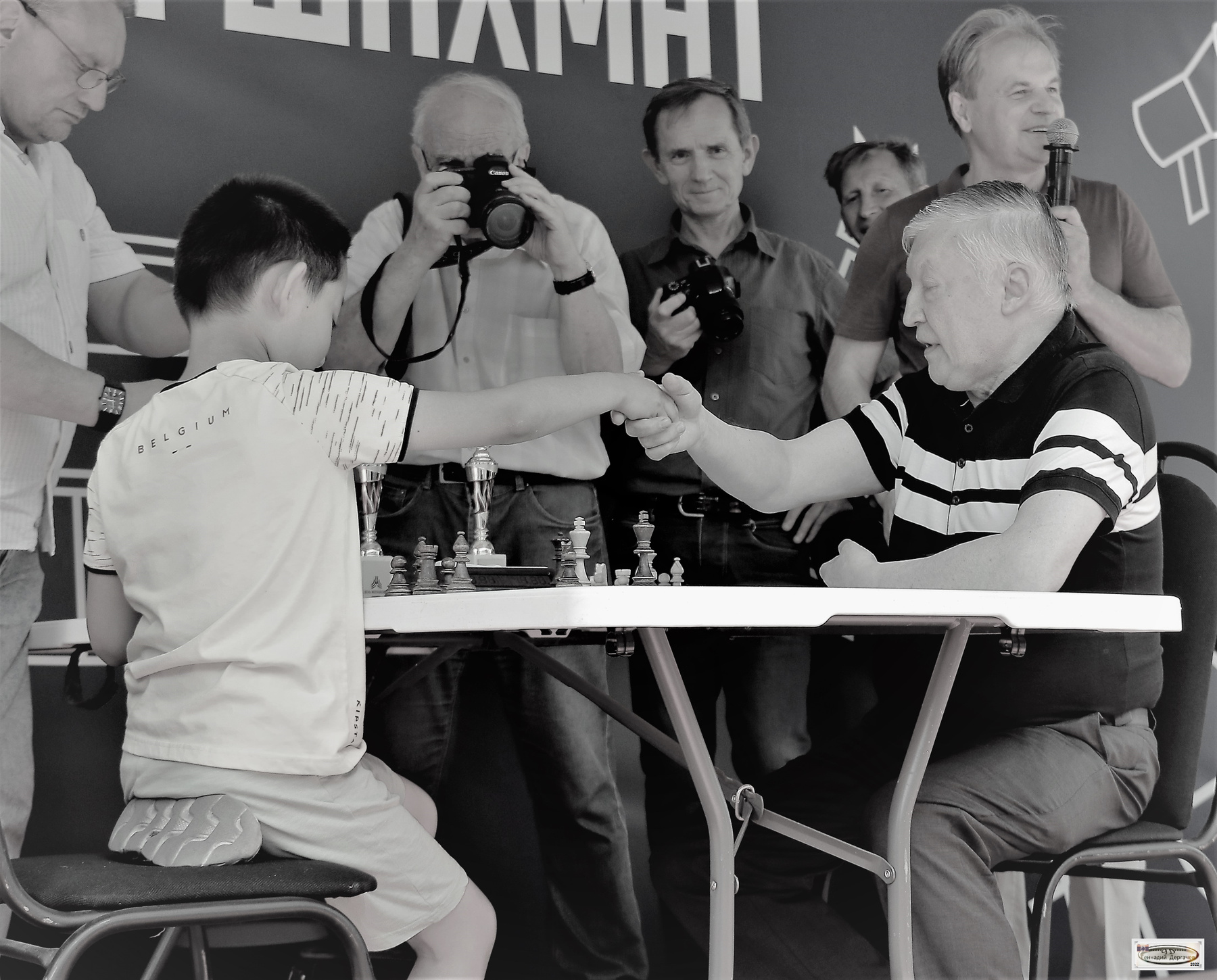 Партия закончена партия шахматы Карпов Шогджиев Лужники