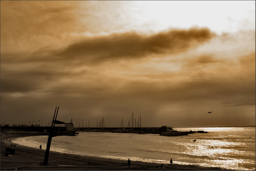 barcelona (5) the beach in the morning барселона, берег, барселонета