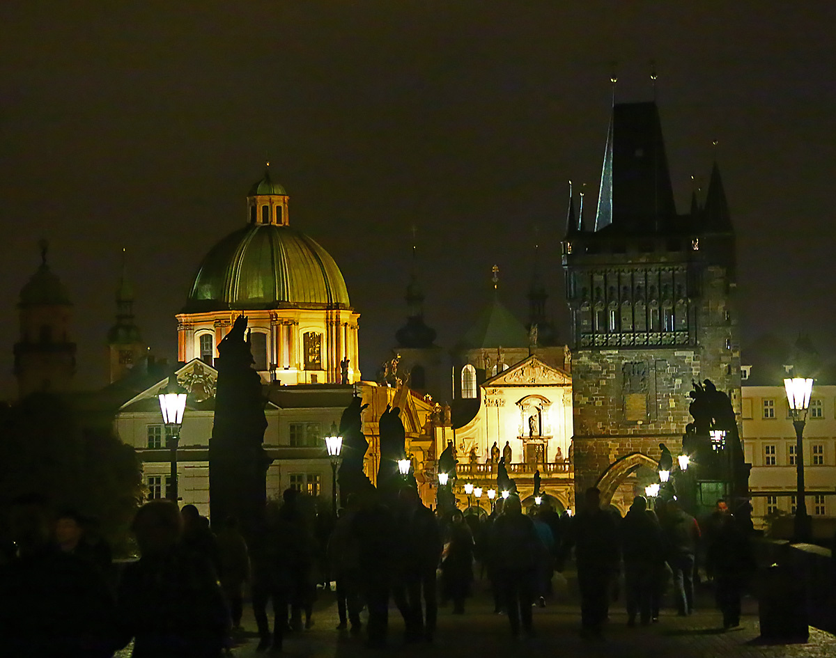 Карлов мост ночью 