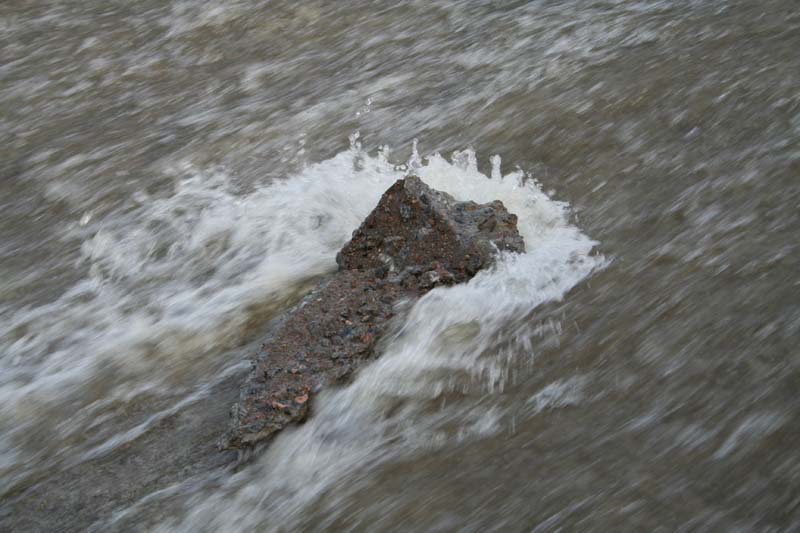 Ползу... Вода, камень, брызги