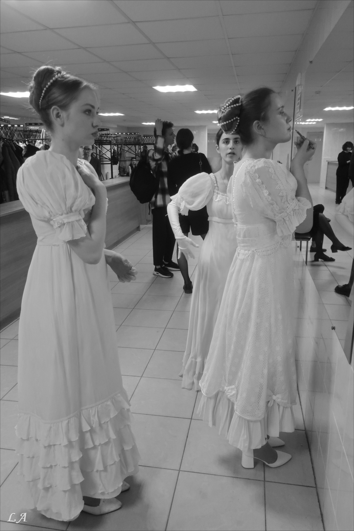 Антракт фототренер Александр Мамакин Творческий Союз Снежный Лев Lihgra Advenyture Фото Светланы Мамакиной Путешествие Фотосайт Санкт-Петербург Дворец молодежи опера Евгений Онегин антракт актеры студенты консерватории