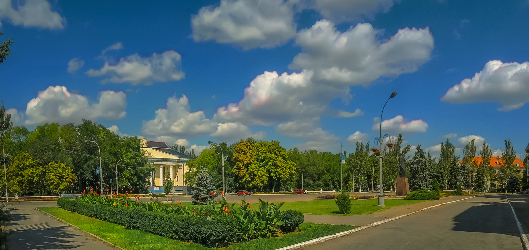 ***Центральная площадь в городе Н.Каховка ,Херсонской обл. 