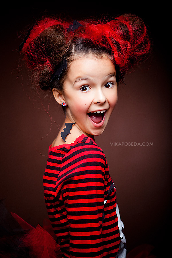 Halloween Halloween ! Fashion Project by commercial children photographer Vika Pobeda (www.vikapobeda.com) Dress: Tutu Chic  model: Dana Mokan