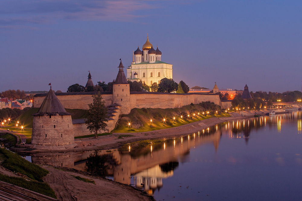 Псковский кремль Троицкий собор река Великая