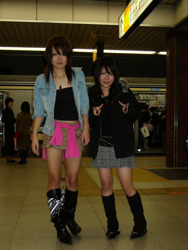 lovely girls girls, fashion, subway
