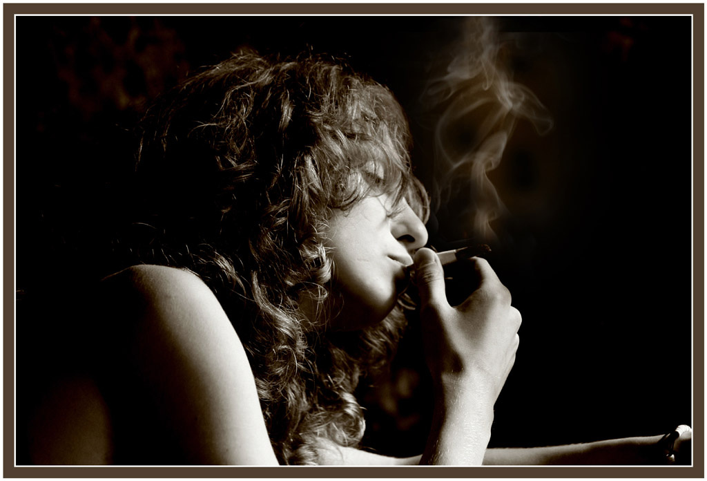 SmoQueen** Курить