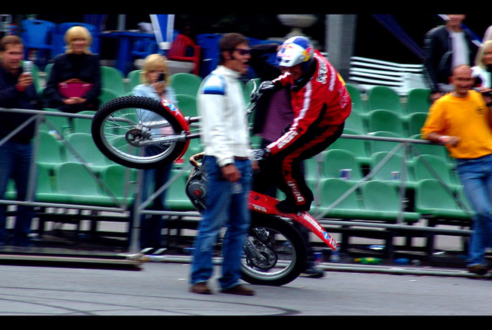 Опасный момент :) Stunt riding