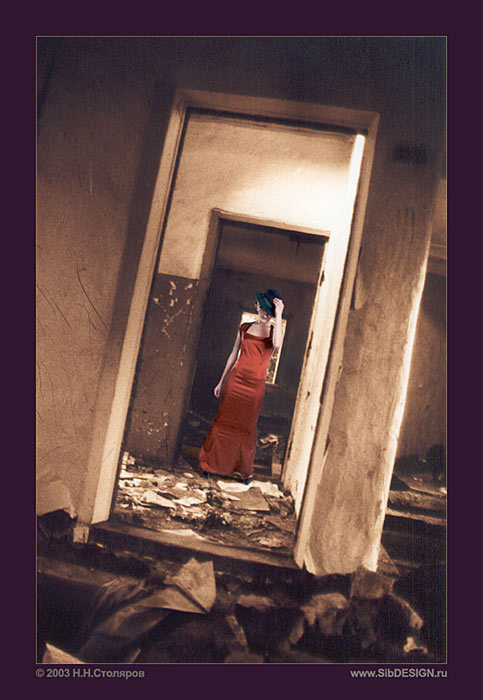 Lady in red Леди девушка заброшенный дом