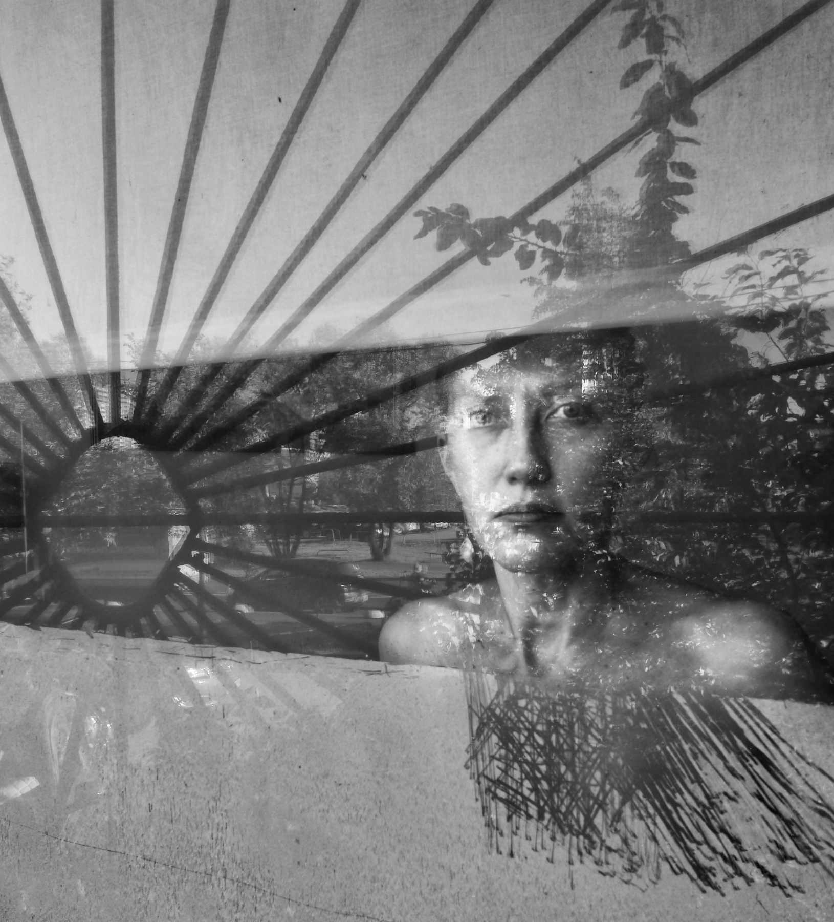 Автопортрет через окно portrait window woman selfie self-portrait reflection