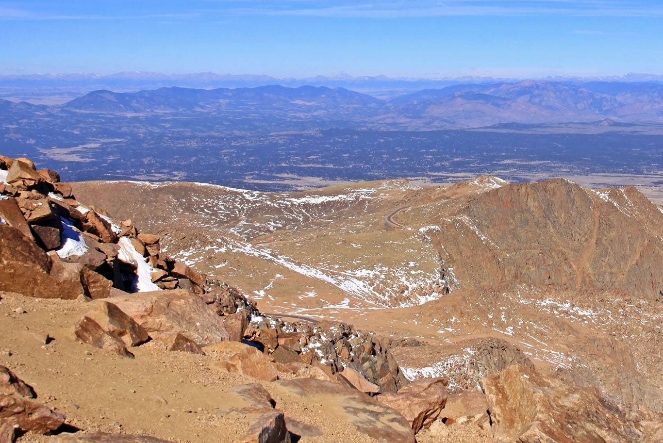 Вид с вершины Pikes Peak (4301 метр) 