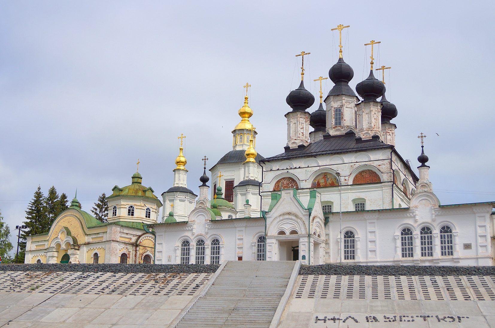 Великий Устюг.Храмы Соборного дворища. великий устюг собор прокопия праведного церковь богоявления господня успенский в устюге алексия соборное дворище