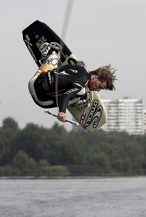 wakeboarding wake