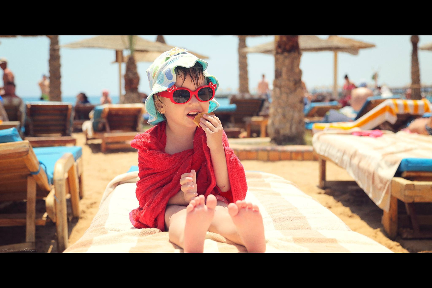 Cookies сinema child cookies egypt girls glasses sand sea towel девочка египет море очки песок печенье полотенце ребенок