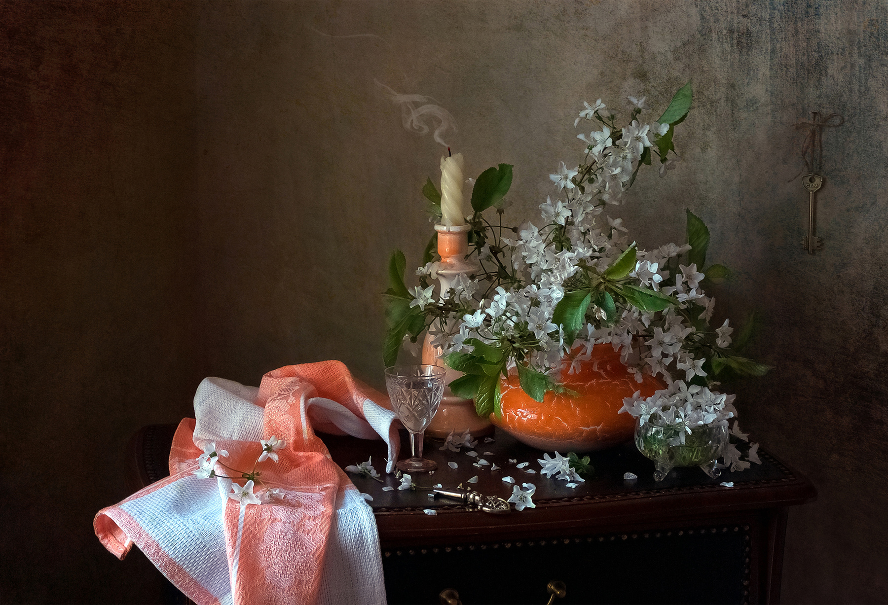 Оранжевая ваза... миламиронова фотонатюрморт stilllife весна цветы вишня свеча ваза рюмка ключ