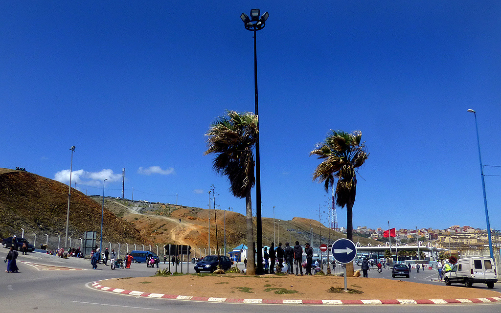 у ворот большого свободного мира Марокко Morocco граница анклав Сеута Cebta