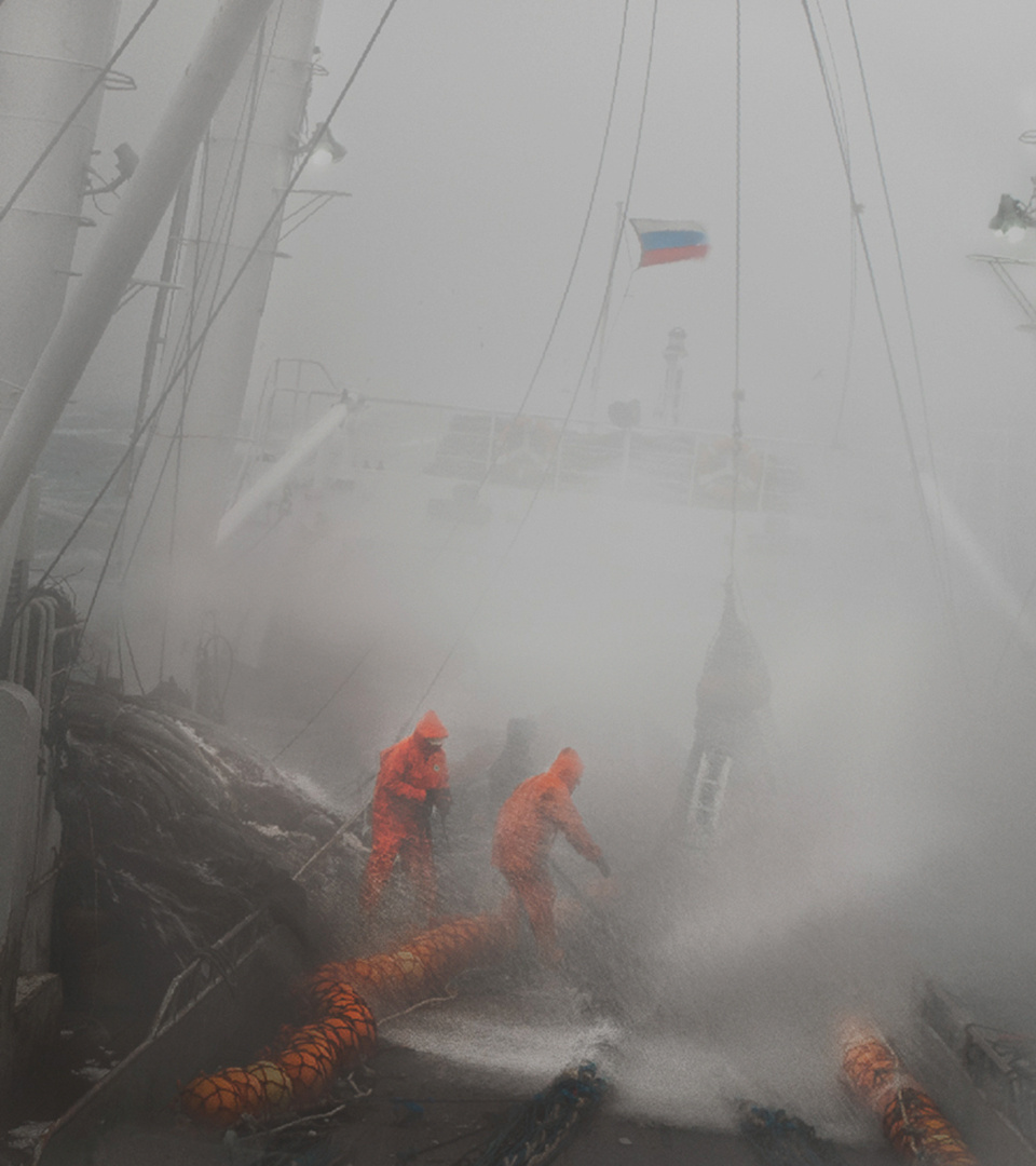 шторм 2 шторм Берингово море судно корма волны осень