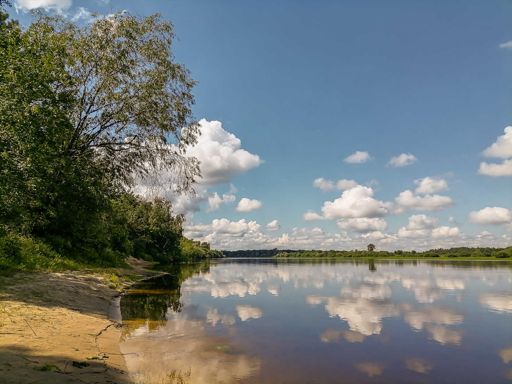 Летний полдень пейзаж лето река облака