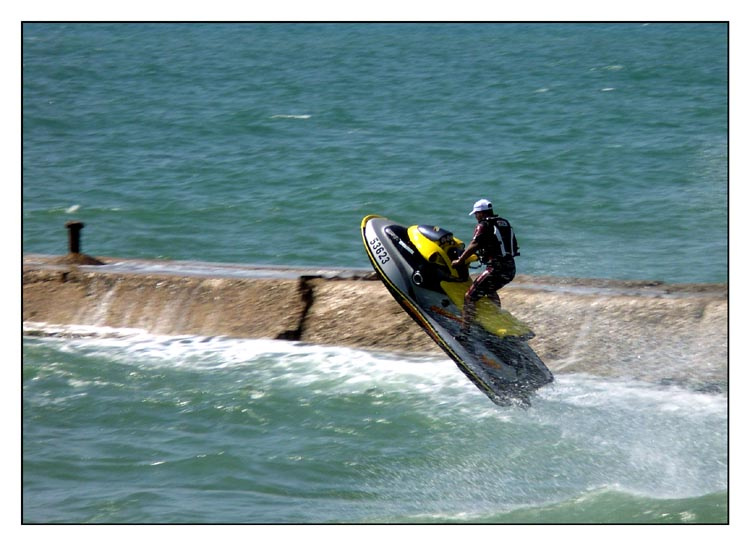 Прыжок прыжок море мотоцикл волны jet-ski
