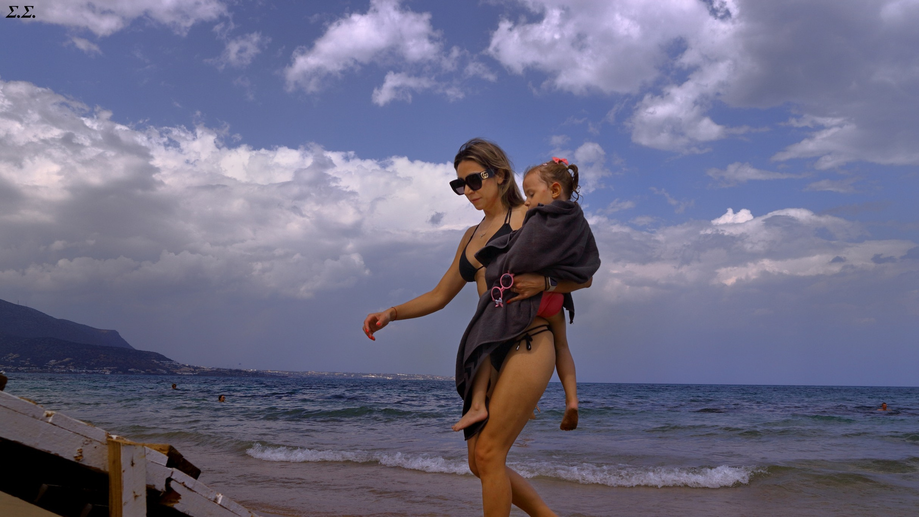 MOTHER AT THE BEACH 