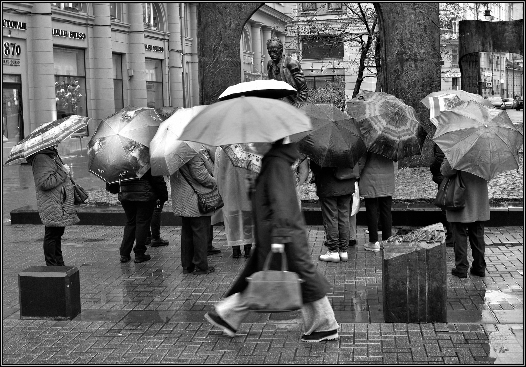 .... В гостях у Б.Окуджавы..... улица люди события