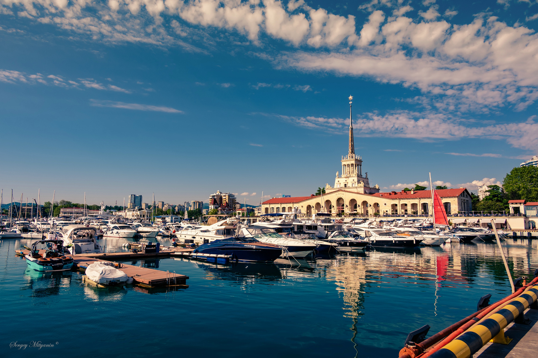Морской порт порт море гавань Сочи катер яхта вокзал здание