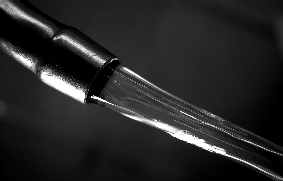 По диагонали 