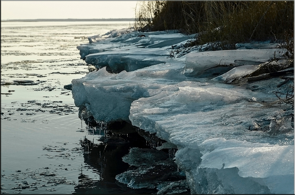 Вода упала... Астрахань река Волга лёд