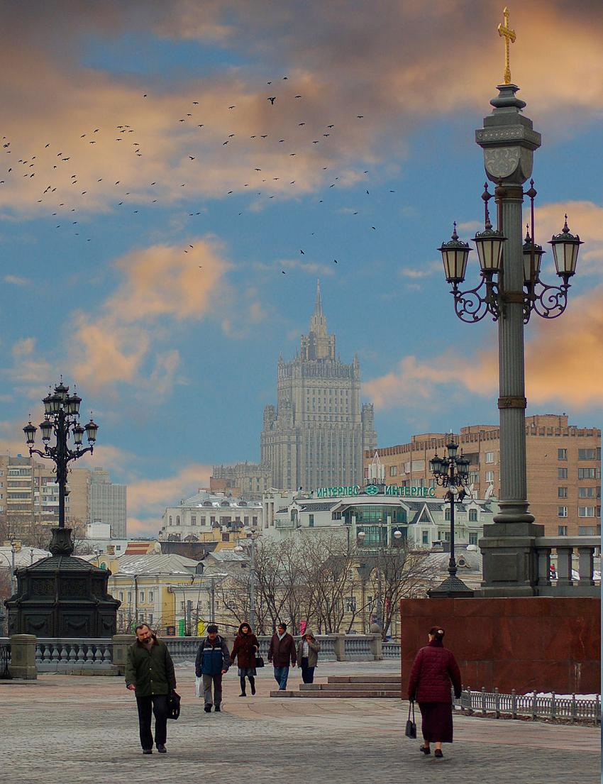 А люди идут не замечая красоты... люди,красота
