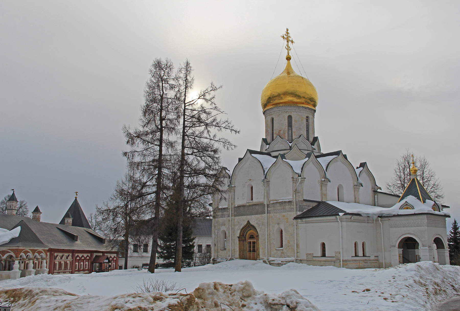 Звенигород. Собор Рождества Пресвятой Богородицы Саввино-Сторожевского монастыря.  29.02.2024 Звенигород Город Архитектура Монастырь Собор Зима