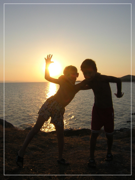 Boys (Пластика) Greece sun boy son set down plasticity Греция мальчики солнце закат