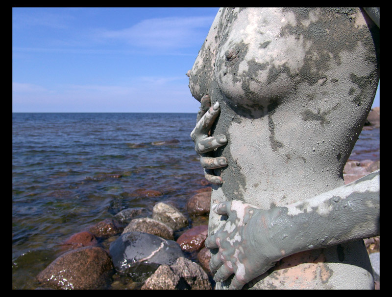 вода и камень девушка, море