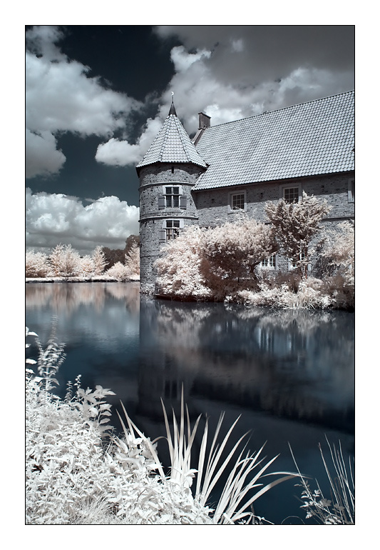 Haus Voegeding / Infrared озеро река девушка горы infrared