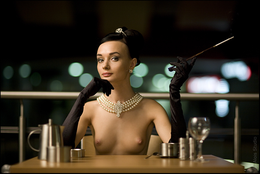 Breakfast at Tiffany\'s ISO100 1/80s f/1.4