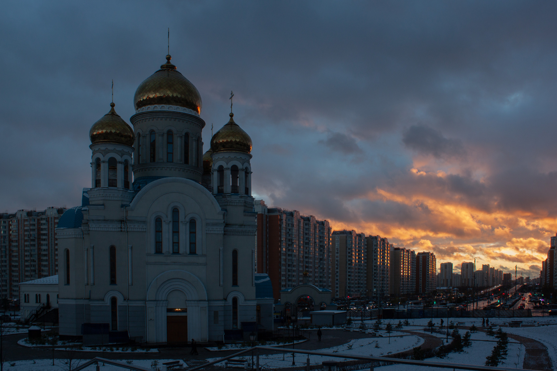 Некрасовка. Проспект Защитников Москвы 