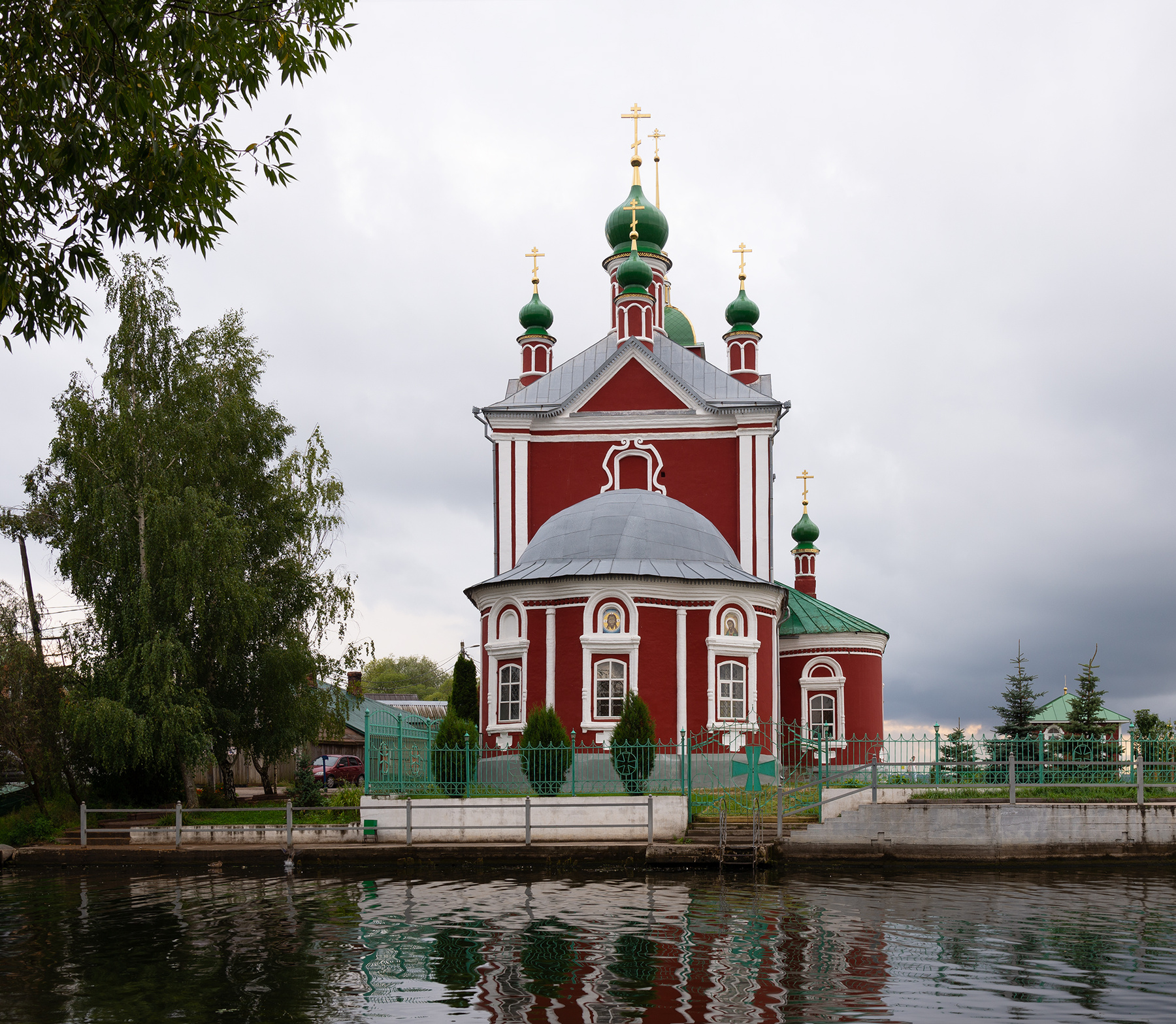 Церковь на Набережной 
