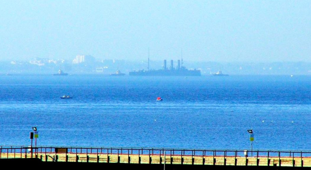 Так Аврора уходила на ремонт в Кронштадт 21.09.2014 г. Аврора