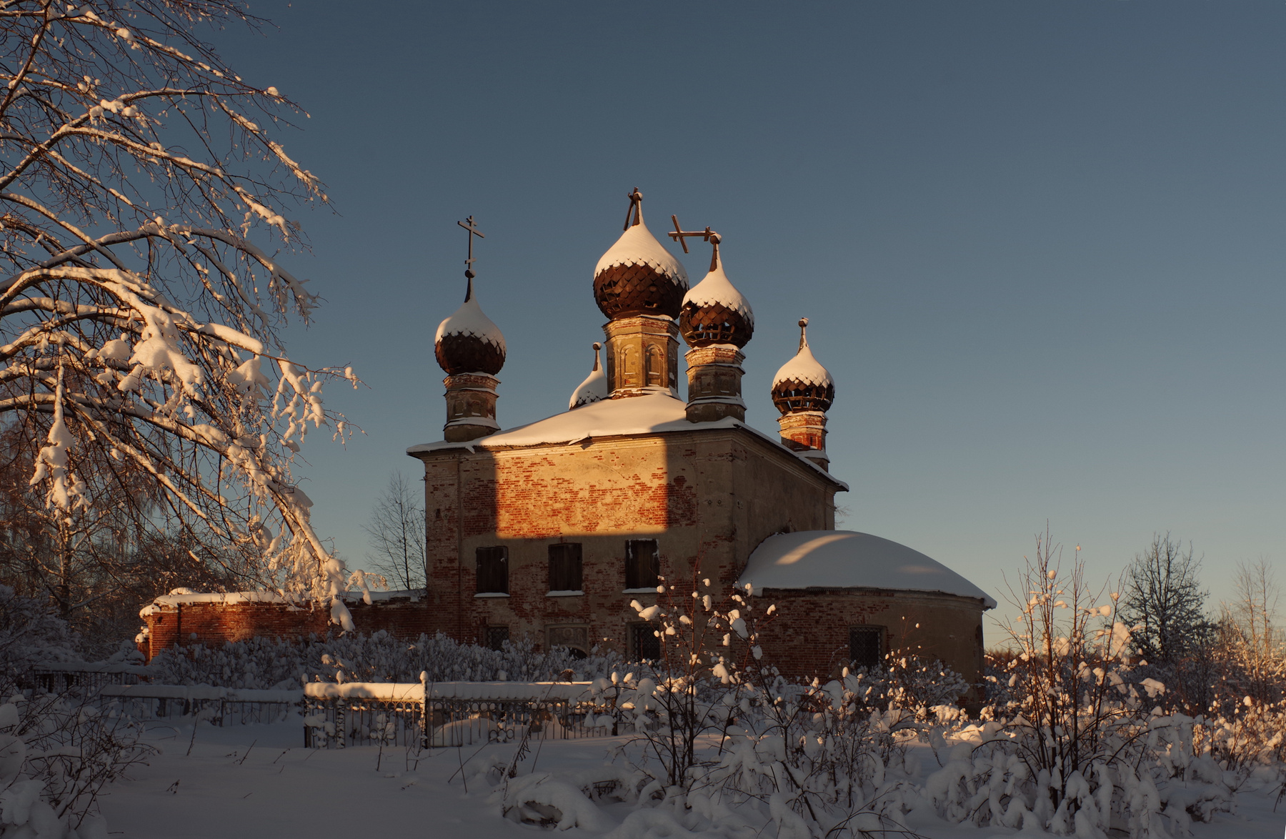 Невечерний свет Ярославская область Ильинское Храм