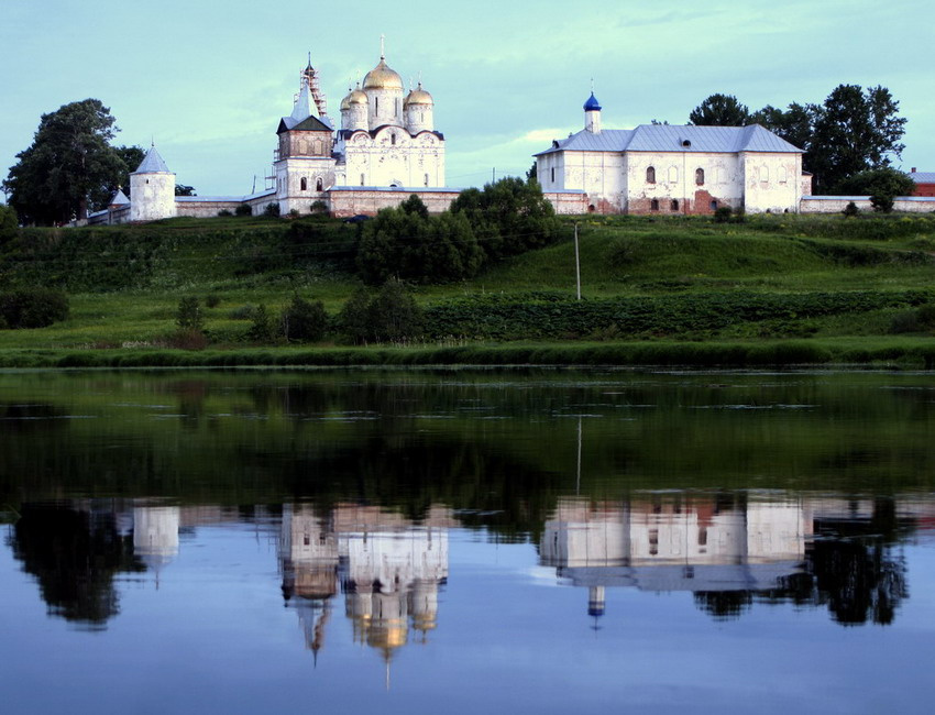 Лужецкий монастырь Можайск, река, монастырь