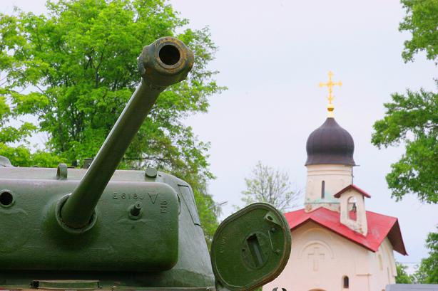 Ракурс танк,церковь