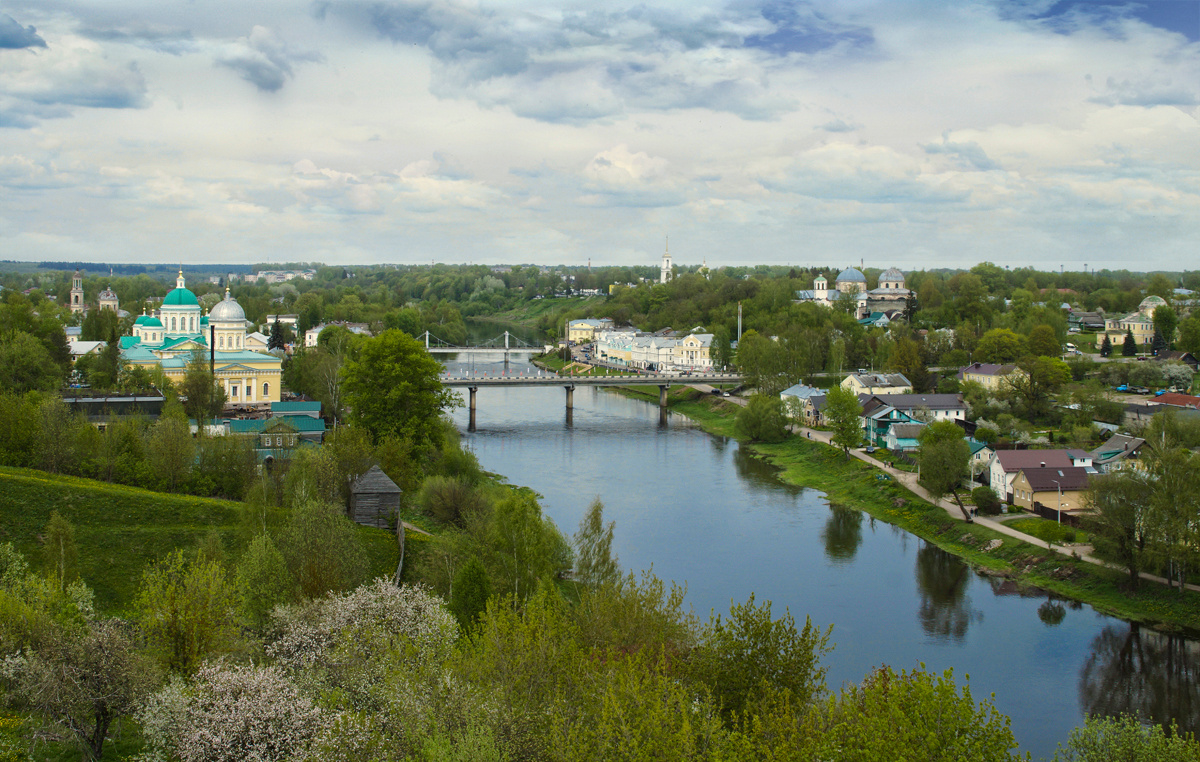 Торжок в мае весна провинция город