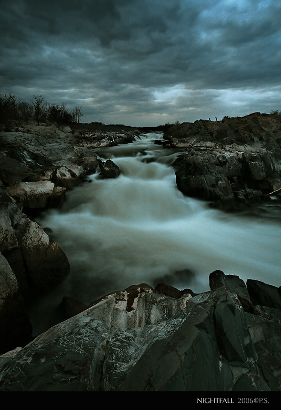 Nightfall водопад, небо, река, облака, девушка  не купается