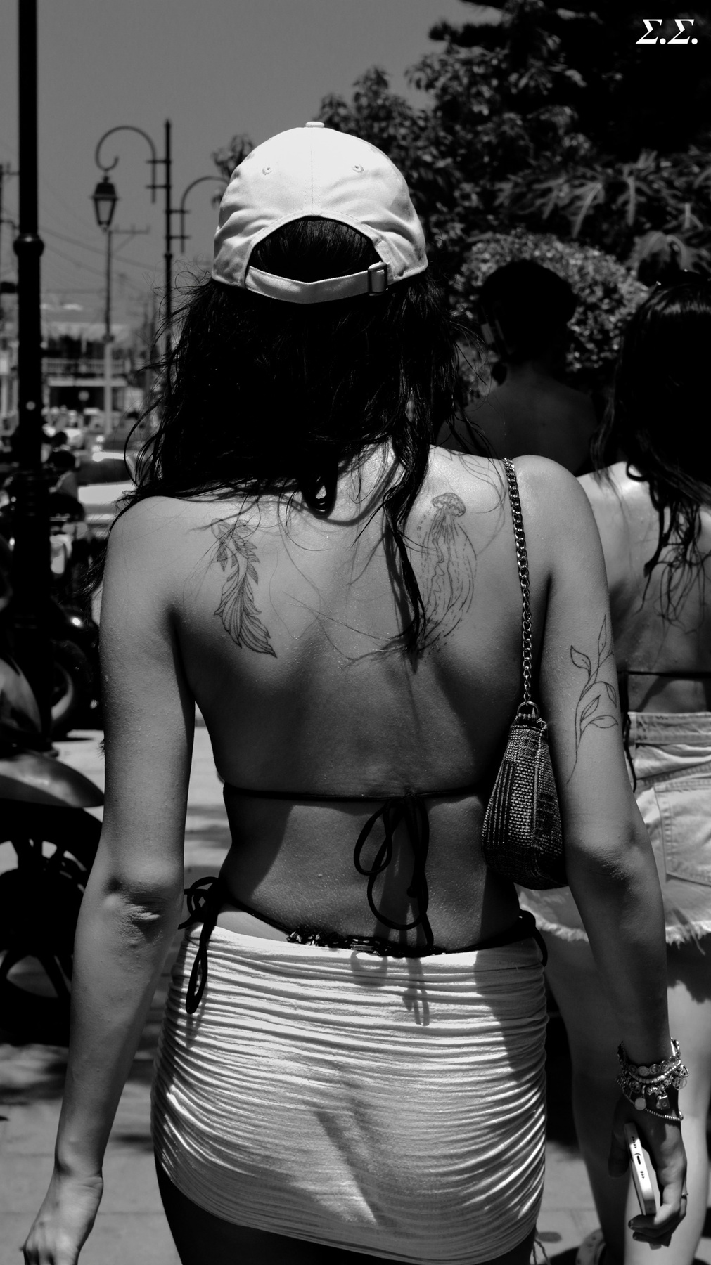 THE GIRL WITHT THE TATTOOS 