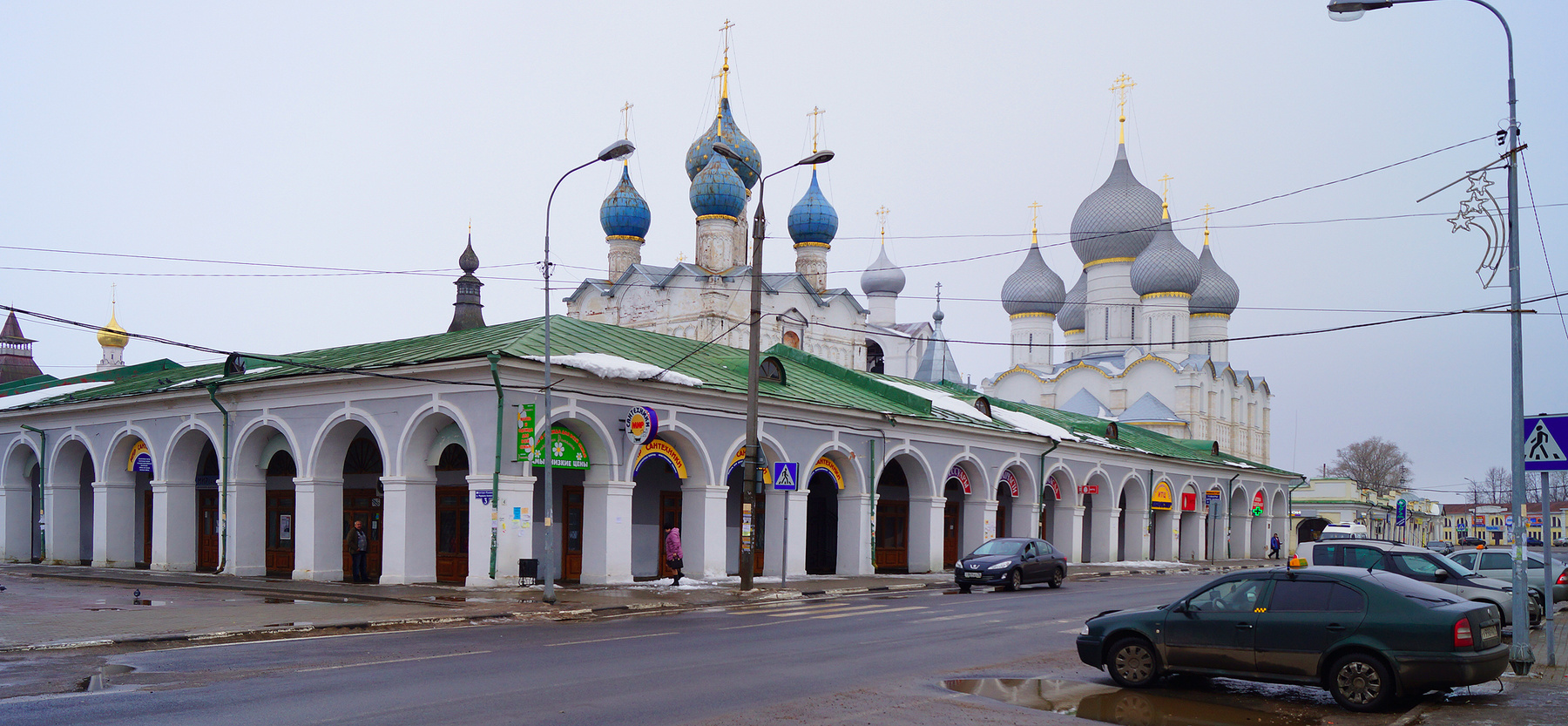 В Ростове Великом пасмурно.01.03.2015. ростов великий успенский собор в ростове великом колокольня ростовском кремле церковь спаса на торгу гостиный двор фотограф яковлев лев николаевич