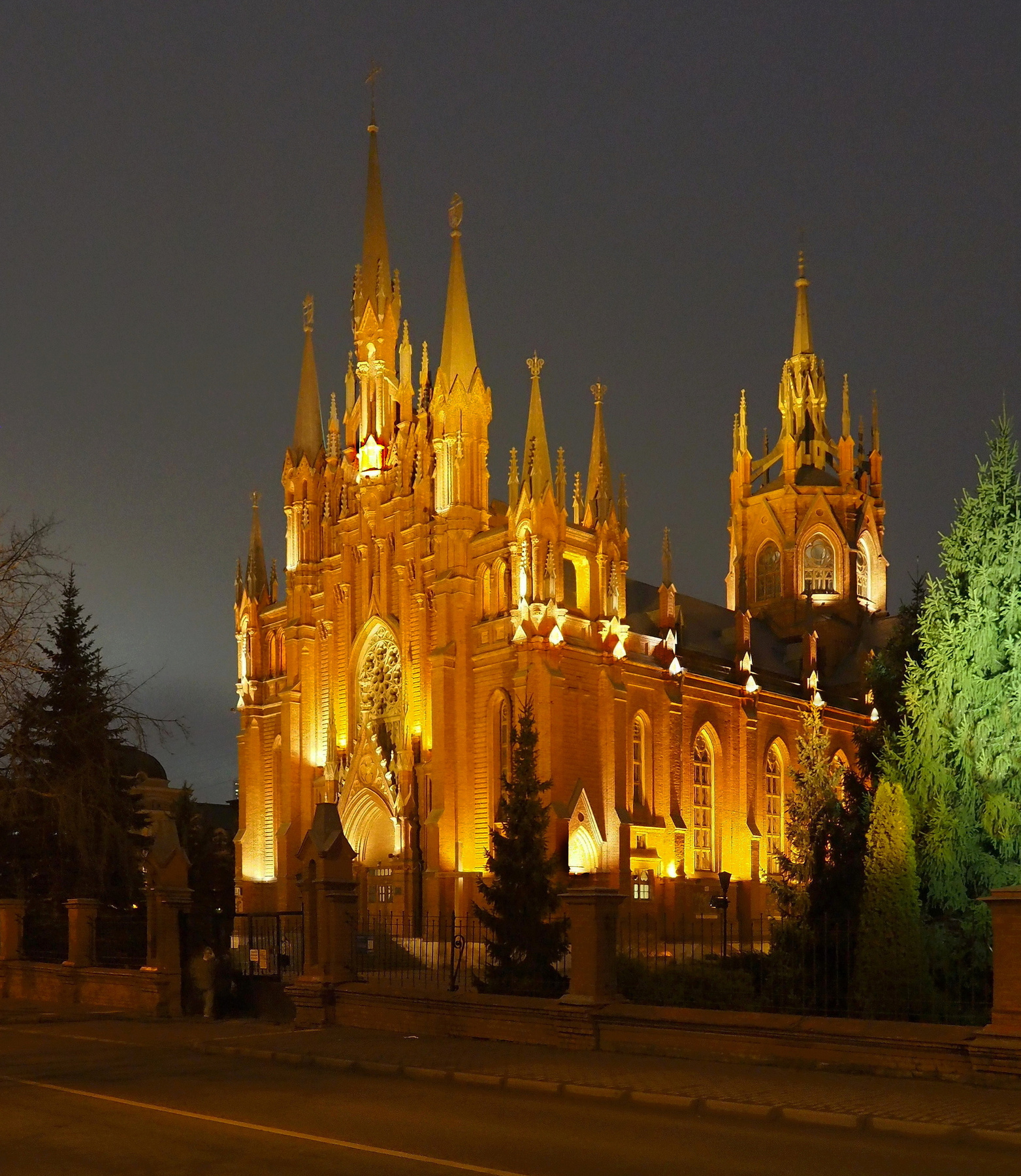 Католический храм в Москве 