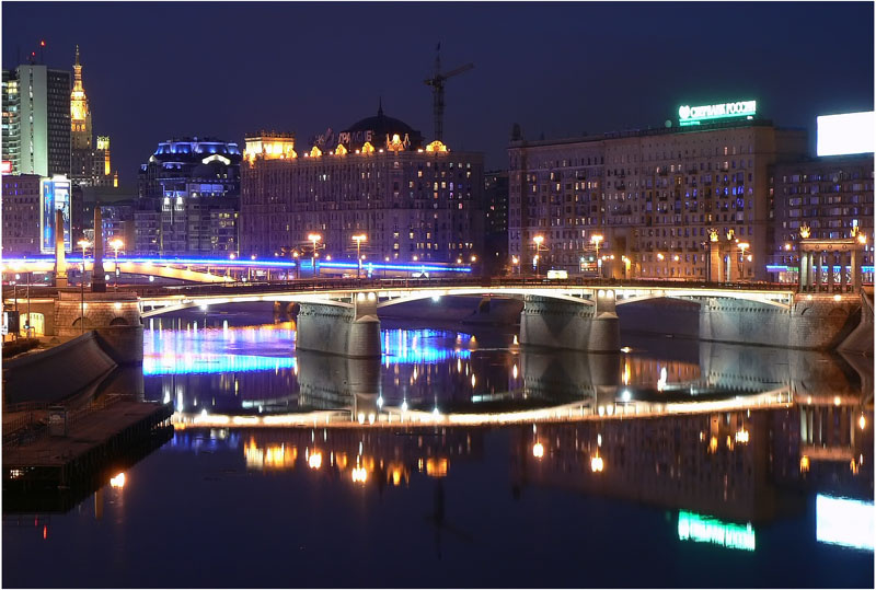 /Москва вечерняя/ - Вид с моста им. Богдана Хмельницкого Вечерняя Москва Бережковская набережная