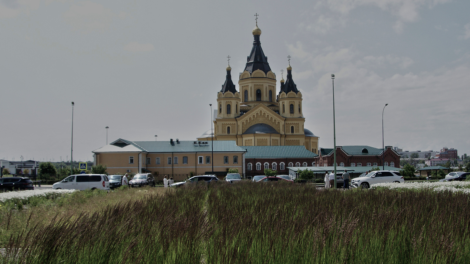 церковь на стрелке Нижний Новгород на стрелке Александро-Невский Новоярмарочный собор