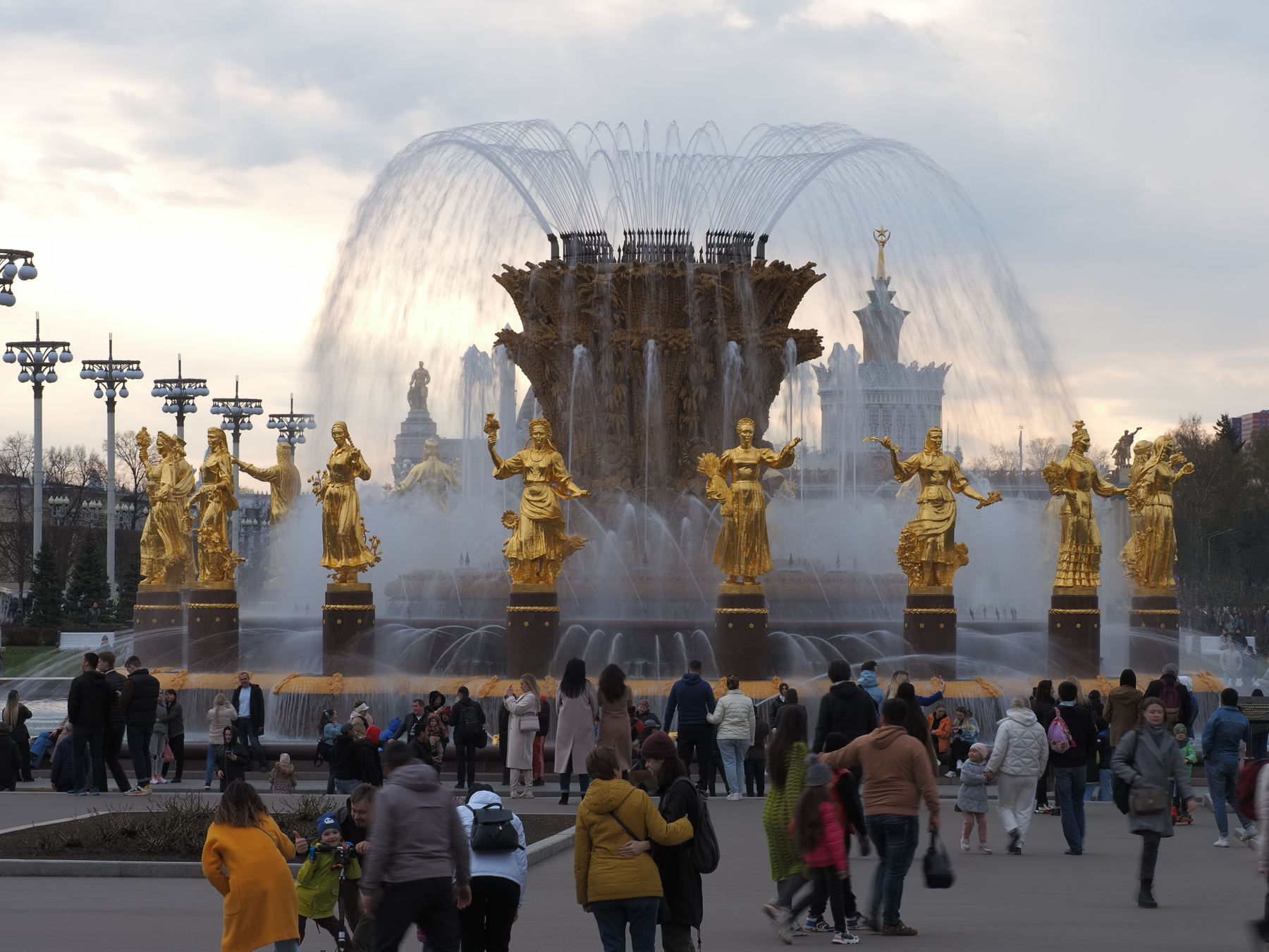 ВДНХ, день открытия сезона фонтанов. 