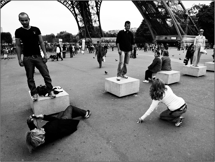 Париж. О нехватке широкоугольников для народа при съемке на фоне Башни paris