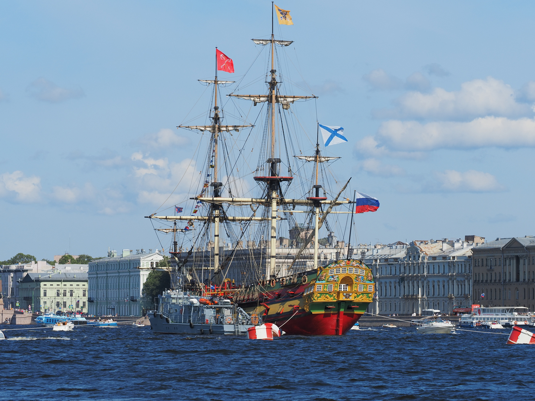 Всё готово к морскому параду. Санкт-Петербург 